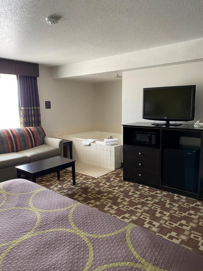 فندق Super 8 By Wyndham Independence Ia المظهر الخارجي الصورة
