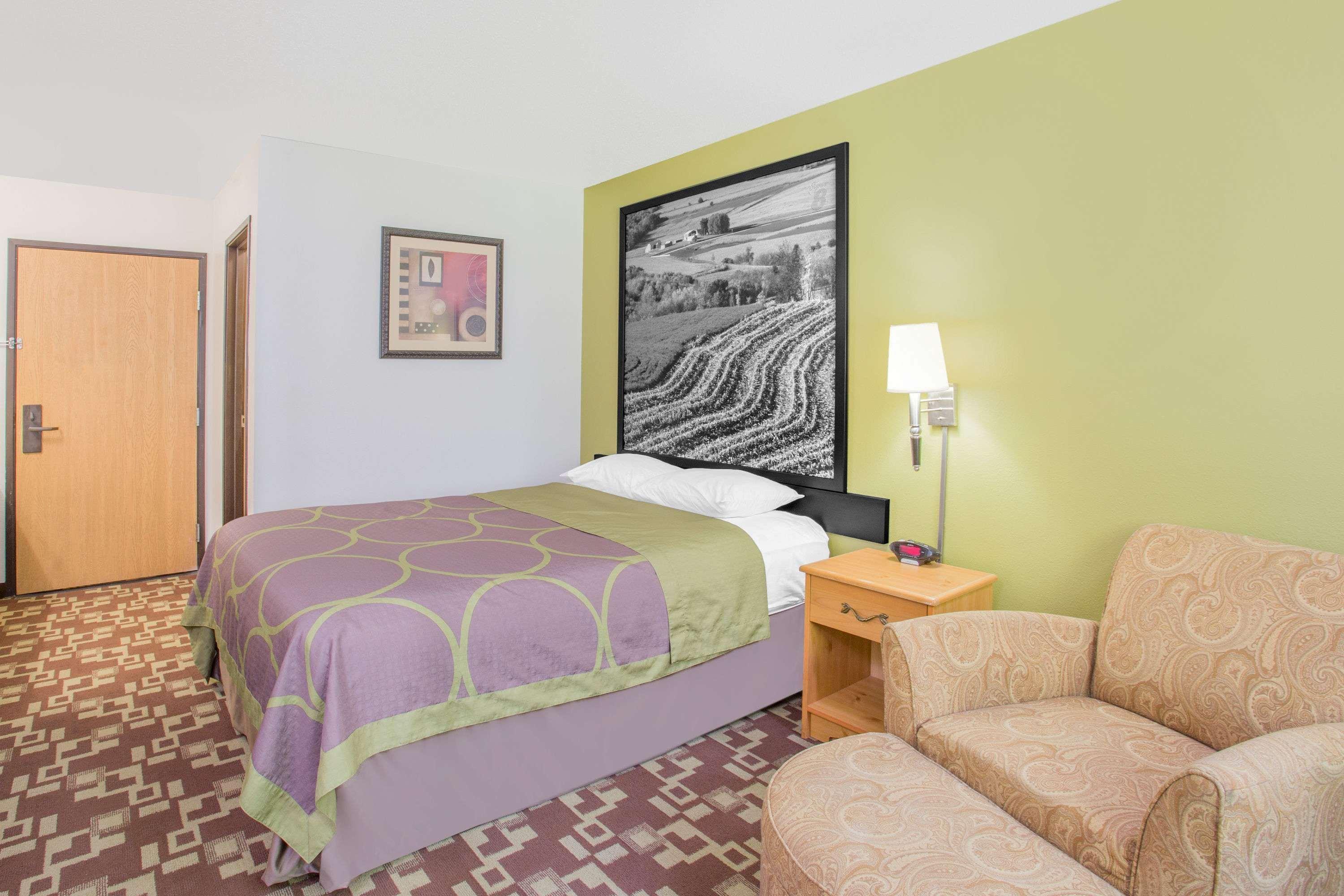فندق Super 8 By Wyndham Independence Ia المظهر الخارجي الصورة